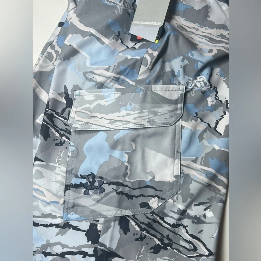 NWT Under Armour Youth Boys XL (32W) Heatgear Storm Digital Camo Cargo Shorts
